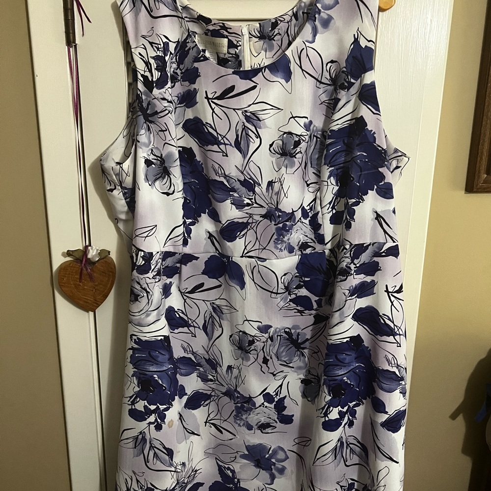 White and Purple Sleeveless Sheath Dress for Cocktail Events